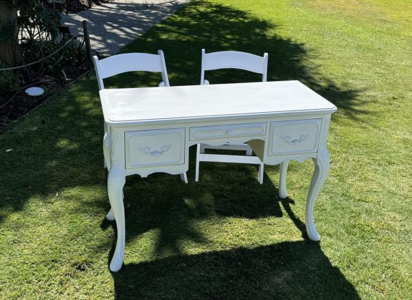 Vintage Style Table Hire